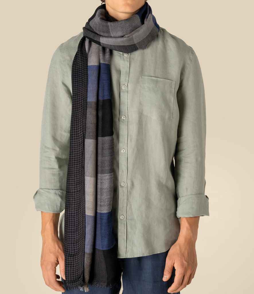 SP143 Blue Patch/Blue Check Model