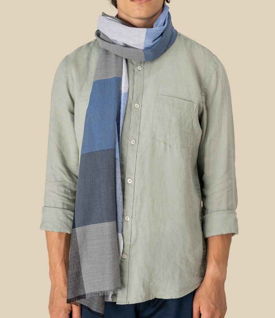 SP152 Blue Check Model
