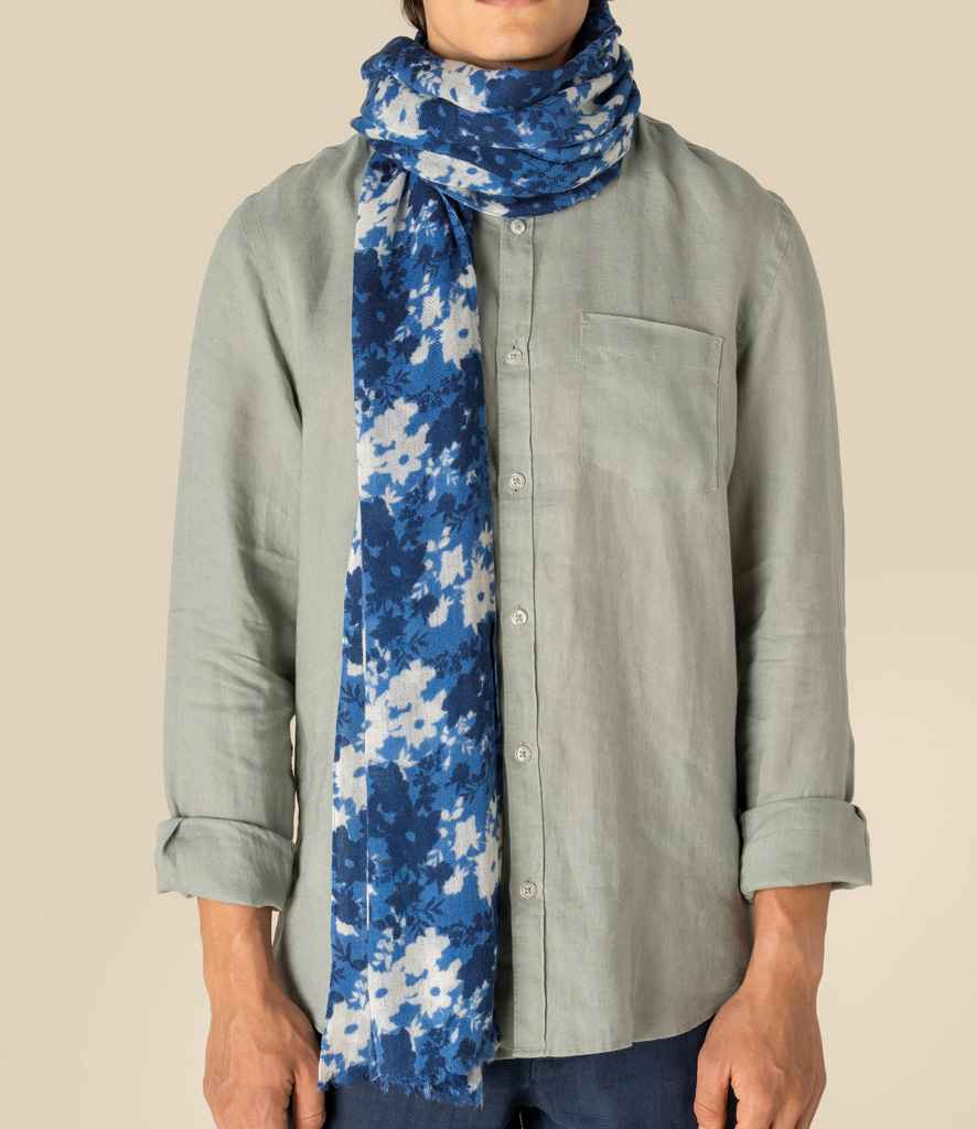 SP160 Blue Floral Print Model